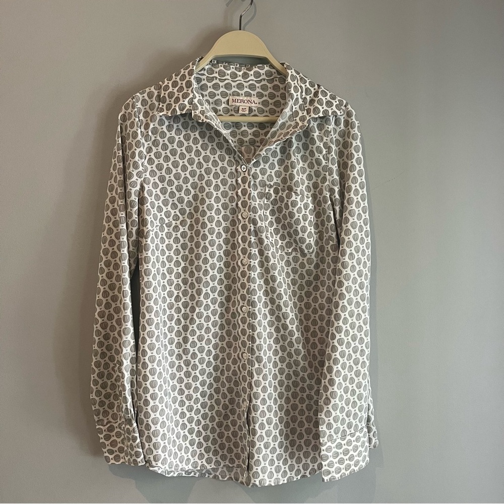 Women’s size Small grey long sleeve air balloon button up shirt blouse Merona